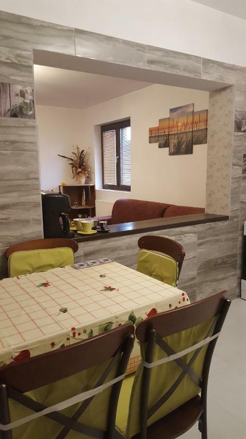Appartamento Casa Soarelui Roşu Esterno foto
